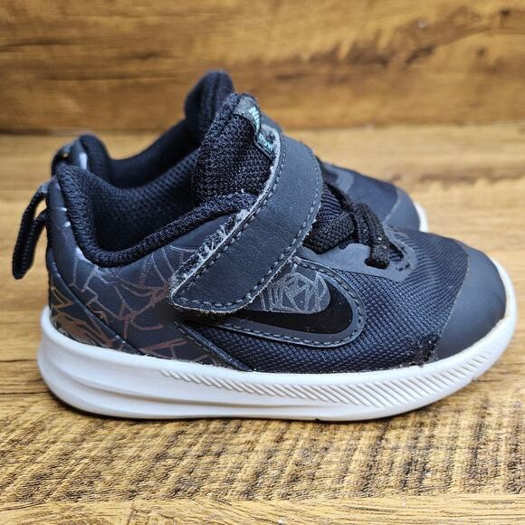 Nike Downshifter 9 Rebel Black hook loop sneaker sz 5 child - Picture 2 of 12